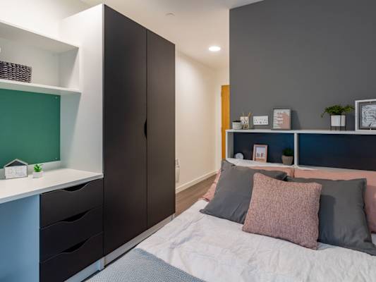 Bronze Premium En Suite room type